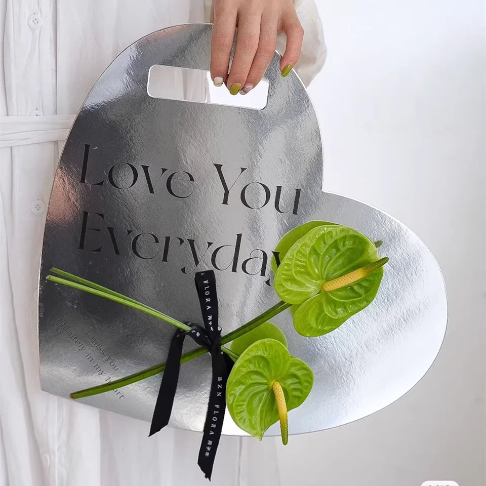 5-pack Carton Fresh flower bag, single rose bouquet  bag, heart-shaped flower packaging,  hand-held flower arrangement box